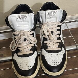 Autry Men's Black and White Sneakers